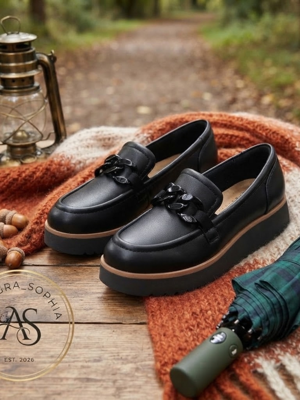 NWT Clarks Zylah May Black Leather Platform Chain Loafers Size 7.5